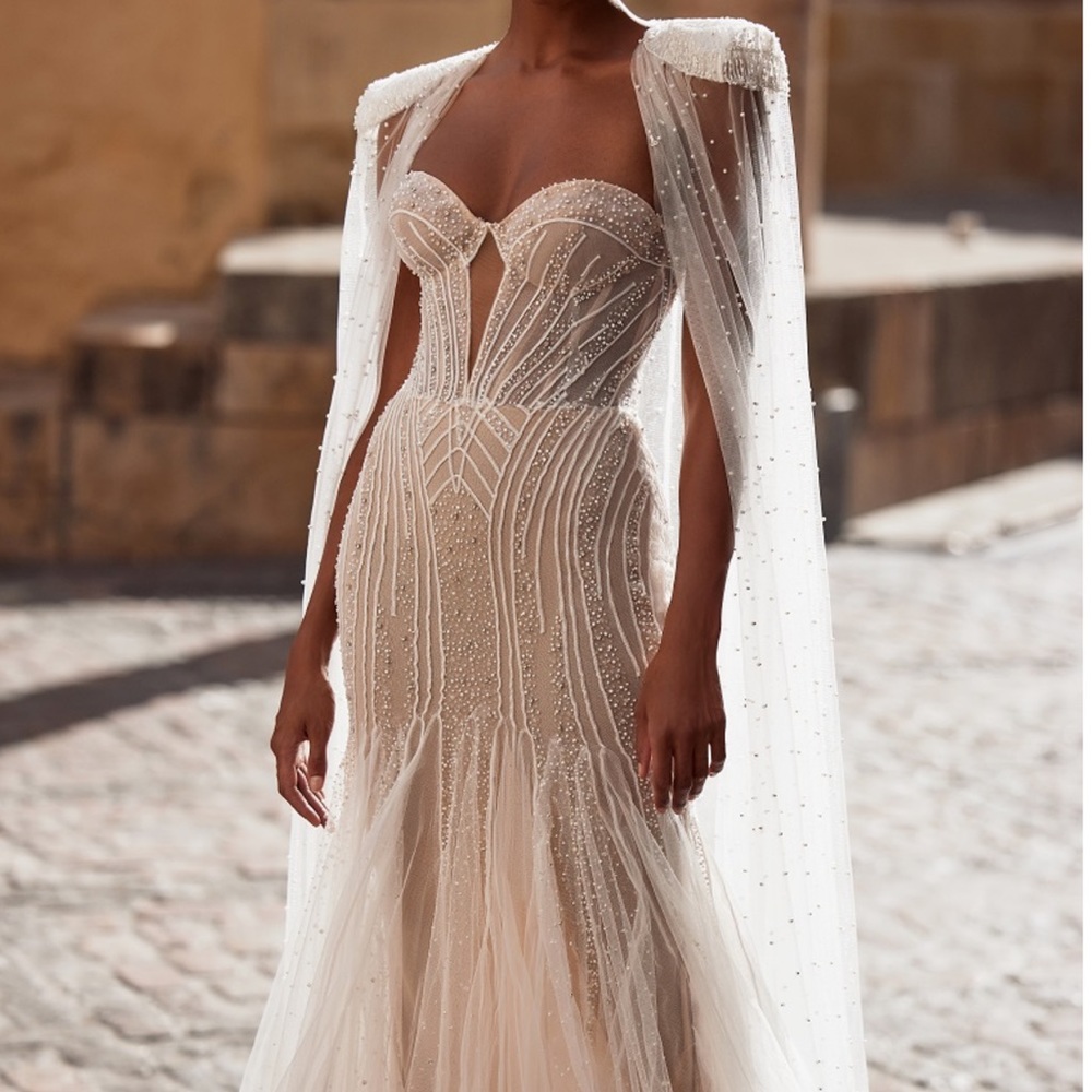 WEDDING DRESS WITH CAPE - JULIE VINO, Vogue 2023, Elizabeth #2361